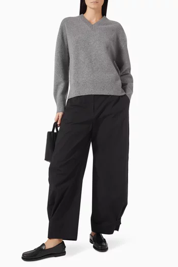 V-neck Sweater in Knit