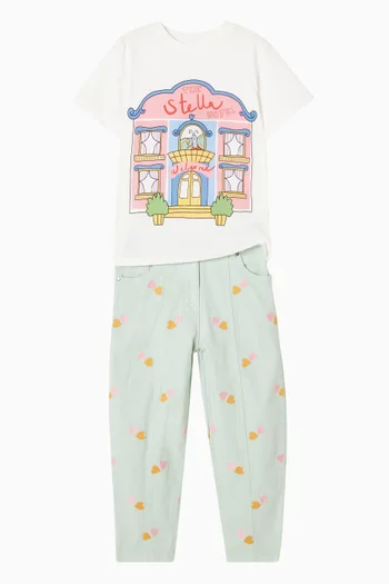 بنطال جينز مطرز بقلوب