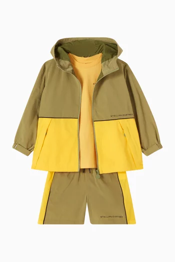 شورت مقسم بألوان