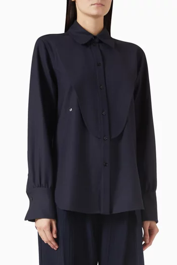 بلوزة بطبقة إضافية أسفل الرقبة