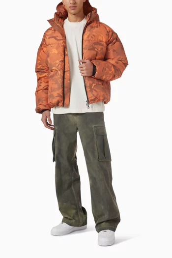 جاكيت بغطاء رأس مبطن بزغب ونقشة مموهة