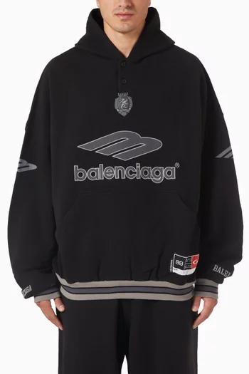 كنزة بغطاء رأس لكرة القدم وصف أزرار بولو وحرف B بارز بتصميم رقم 3 صوف سريع الجفاف