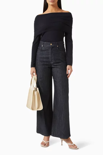 سترة فارتيرا بأكتاف مكشوفة