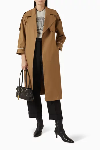 تي شيرت منسوج بتطريز شعار الماركة