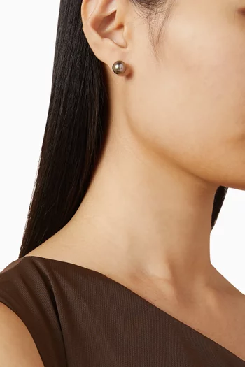 Akila Keshi Pearl Stud Earrings in 18kt Gold