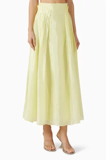 تنورة بجزء بطيات