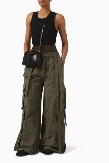 بلوزة بلا أكمام بشعار الماركة مطرز بأحجار الراين جيرسيه