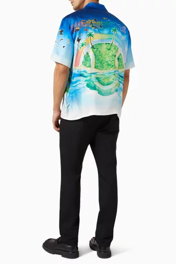 قميص بياقة كوبية وطبعة Beyond Destiny حرير