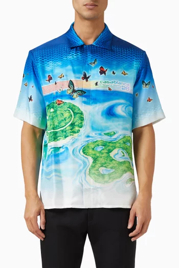 قميص بياقة كوبية وطبعة Beyond Destiny حرير