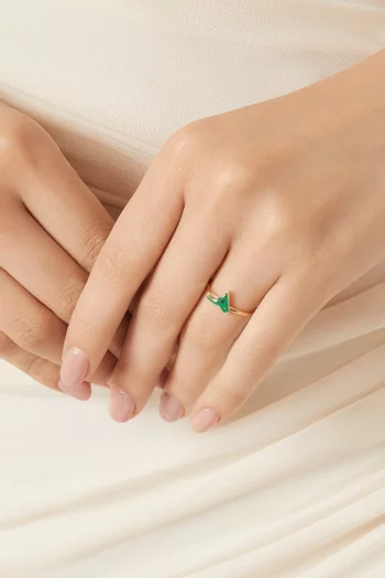 خاتم بحلية بحرف هـ مطلية بالمينا ذهب عيار 18