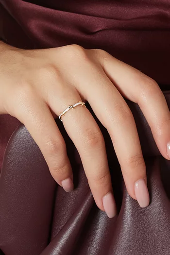 خاتم بتصميم حروف "أ" مطلية بالمينا ذهب عيار 18