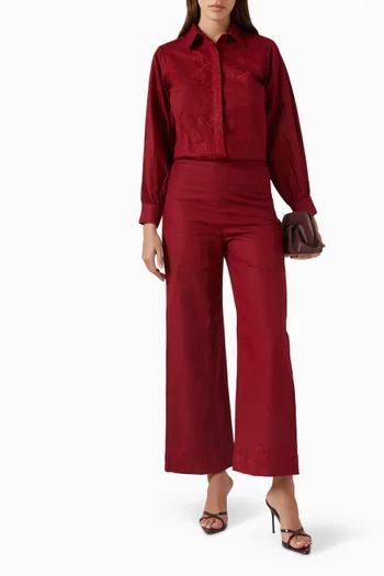 قميص مزين بتطريزات