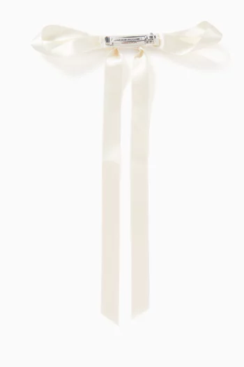 مشبك غريتا بتصميم عقدة حرير ستان