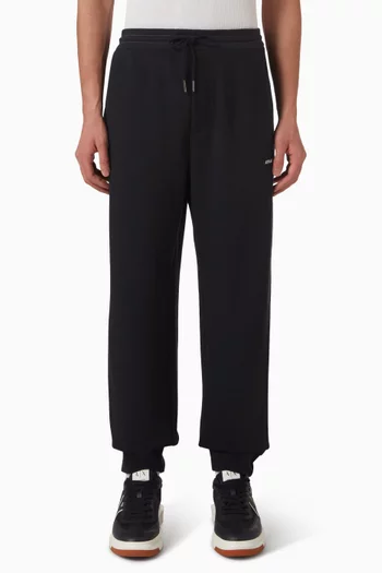 بنطال رياضي بشعار الماركة