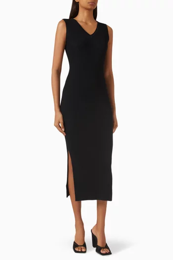 فستان بفتحة رقبة حرف V وفتحة مزيج رايون