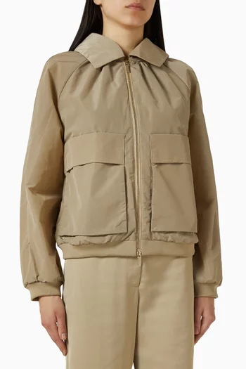 معطف بسحّاب في الأمام