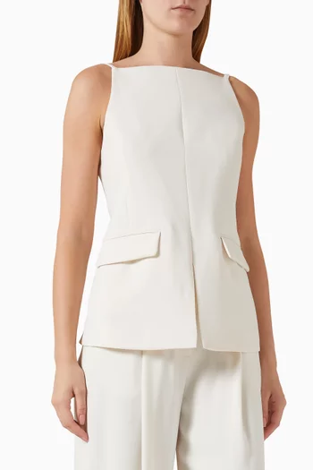 بلوزة بظهر مكشوف