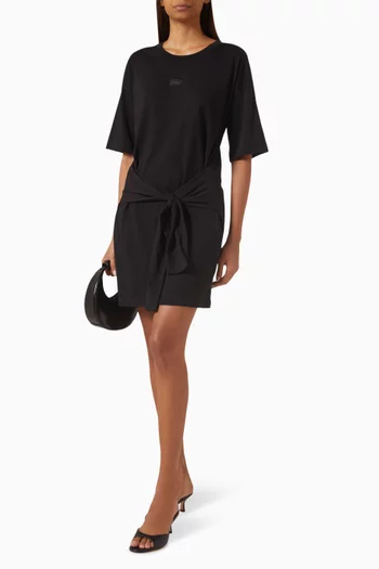 فستان قصير برباط على الخصر