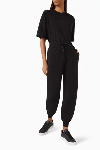 تي شيرت مزين بشعار الماركة