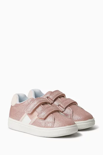 سنيكرز بشعار الماركة