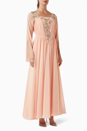 فستان طويل بتصميم مشد بطيّات