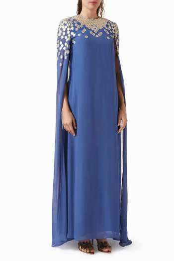 فستان بكاب وتطريزات