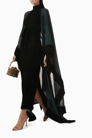 "Set with a velvet abaya trimmed in chiffon,layered over a velvet inner dresswith raglan sleeves and a separate belt.":Dark Green:XL|219127784