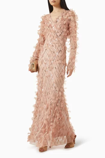 فستان سهرة مطرز ببتلات زهور