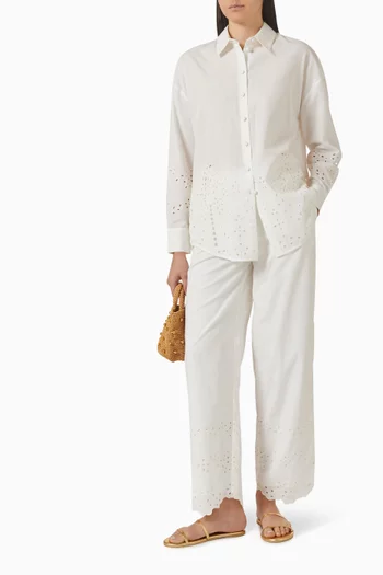 قميص بقصة فضفاضة وتطريزات إنجليزية