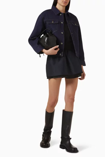 تنورة قصيرة بطبقات متعددة