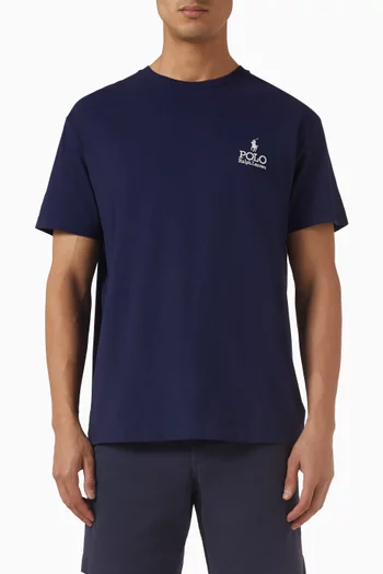 تي شيرت مزين بشعار الماركة قطن