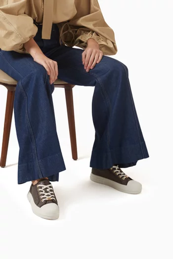 سنيكرز إيفي قنب بشعار الماركة