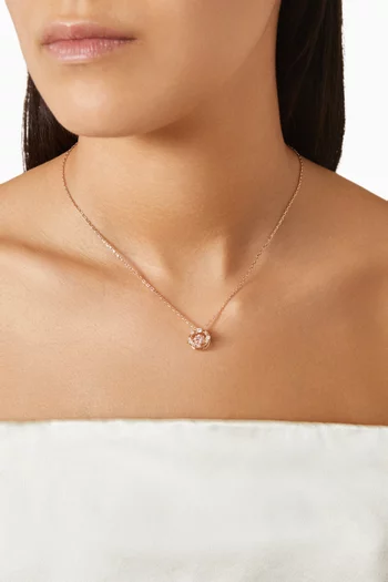 قلادة كونستيلا مرصعة بالكريستال معدن مطلي بلون ذهبي
