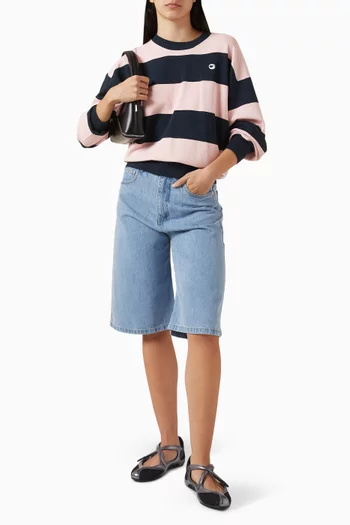 سترة بفتحة رقبة مستديرة ومخططة