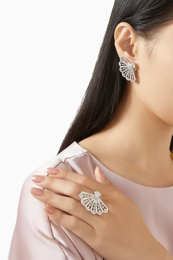 أقراط فانفير سيمفوني مرصعة بالماس ذهب أبيض عيار 18