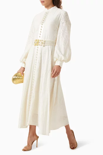 فستان بأزرار وحزام