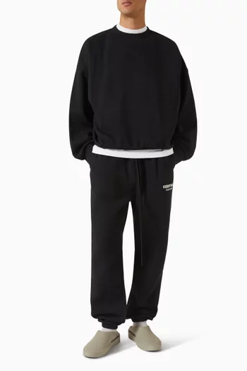 سويت شيرت كلاسيكي بفتحة رقبة مستديرة صوف