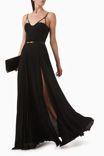 فستان سهرة بصدرية وطيّات جيرسيه لامع