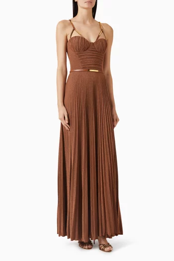 فستان سهرة بصدرية وطيّات جيرسيه لامع