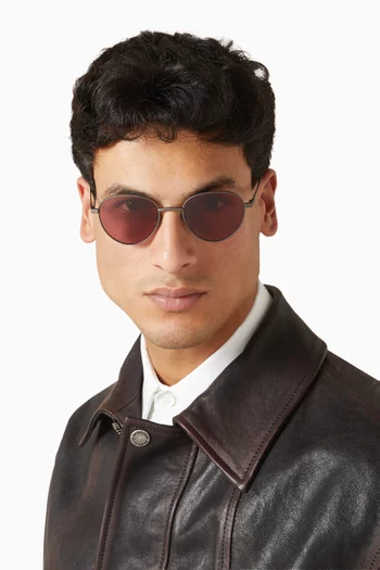 نظارة شمسية بإطار تيتانيوم دائري