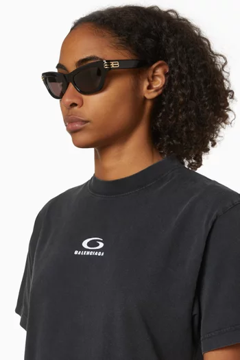 Cat-eye Sunglasses in Acetate