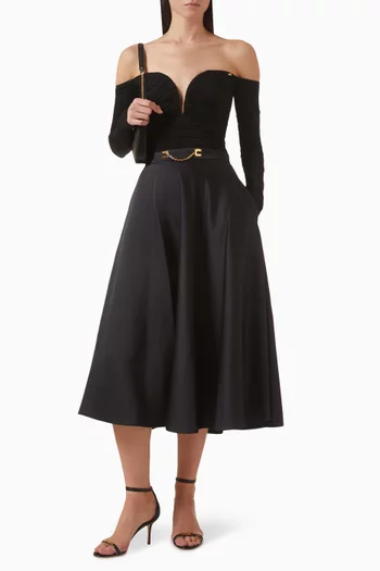 بودي سوت بدرابيه وأكتاف مكشوفة