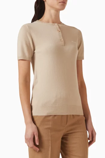 سترة بشعار الماركة كشمير