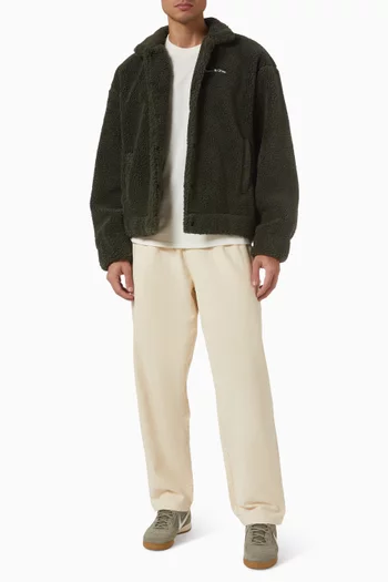 جاكيت بشعار الماركة الشهير صوف شيربا