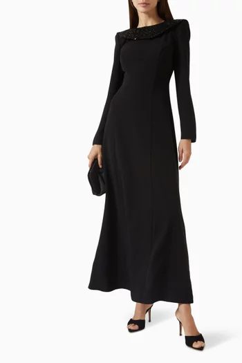 فستان مطرز بالترتر كريب