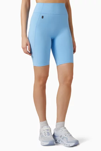 شورت ستوديو بقصة ضيقة