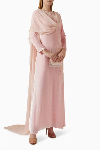 فستان بكاب ومطرز مخمل