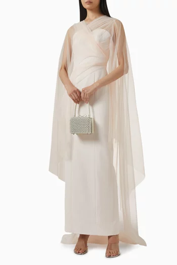 فستان سهرة بفتحة رقبة شكل قلب وطبقة من التول