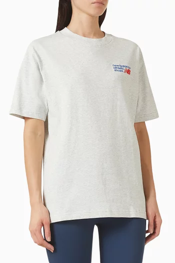 تي شيرت أثلتيكس بريميوم بطبعة شعار الماركة