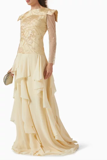 فستان بتطريزات وكشكش